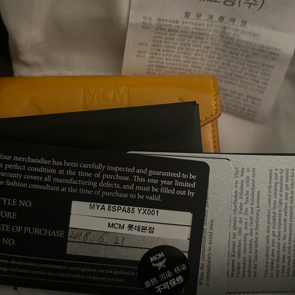 McM Wallet with Dust Bag, Box and Recipe - Picture 5 of 16